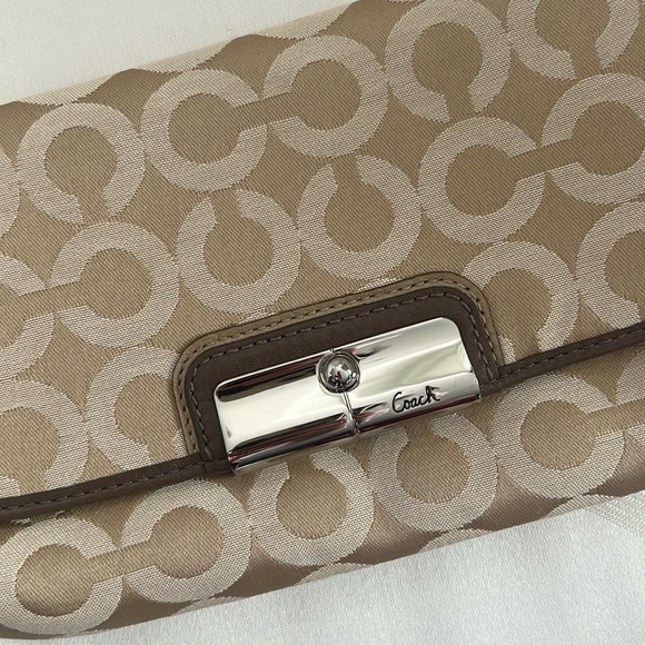 NWT COACH Logo Khaki/ Brown Wristlet - Picture 3 of 5